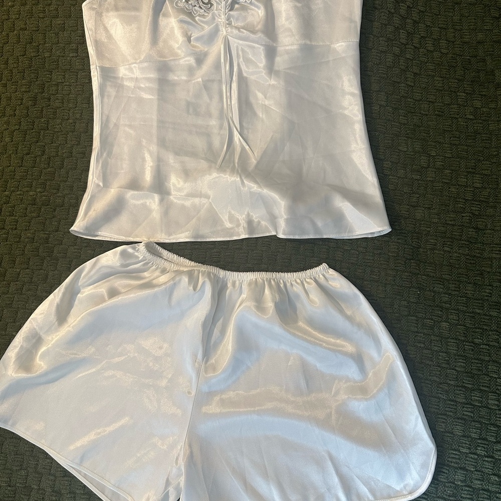 Elegant White Silk Satin Sleepwear Set made in Turkey